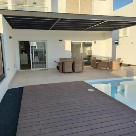 Frente Al Mar En Con Piscina Y Aparcamiento - Es-175-43 Вилла